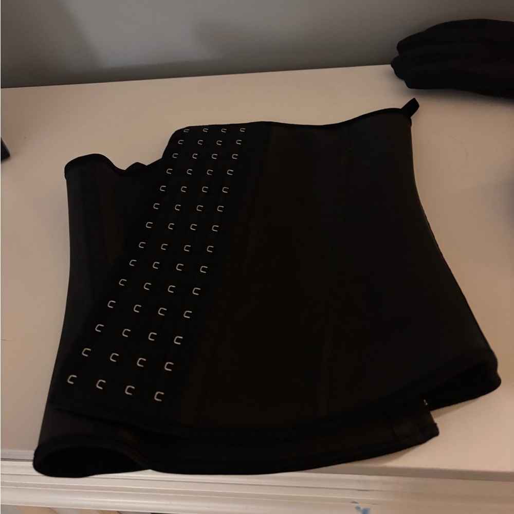 Black waist trainer corset